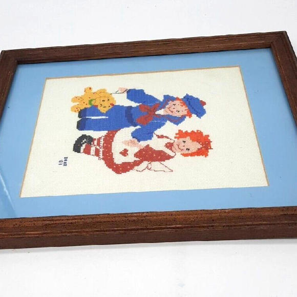 Vtg Raggedy Ann & Andy With Dog Arthur 12X15 Framed 1983 Needlepoint Picture - Picture 6 of 9